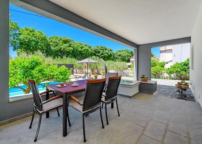 Andelka شقة زادار