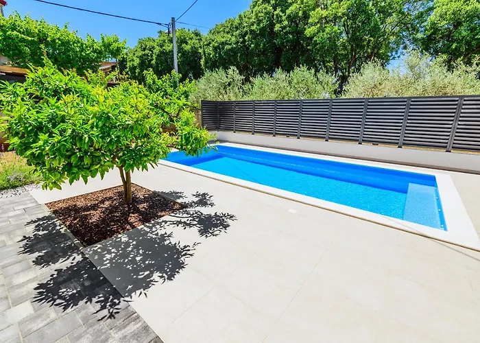 شقة Andelka زادار