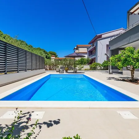 Andelka Apartman Zára